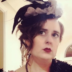 Meet your Posher, Gloria